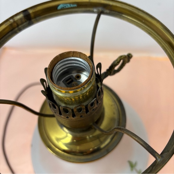 Vintage Floral White Glass Table Lamp with Pink Rose Detail • no top • works - Picture 2 of 16